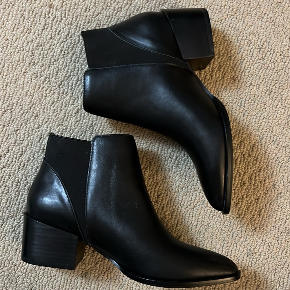 Chinese Laundry Pointed Toe Chelsea Boots size 6